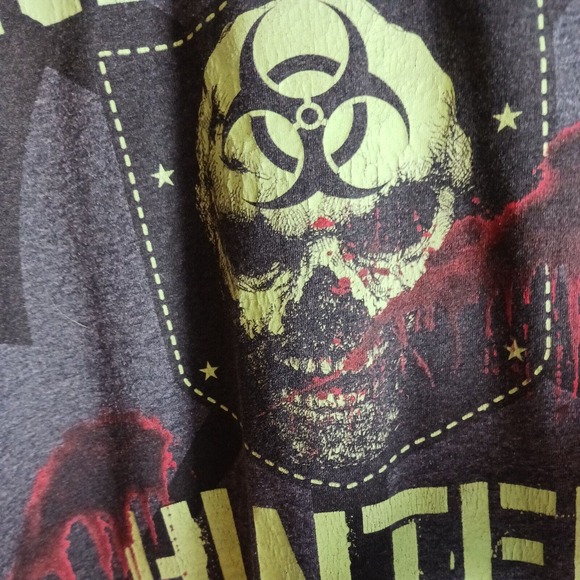 Zombie Hunter T-shirt Sz XL Dark Gray Skull Scary Short Sleeve Lime Green Letter - Picture 3 of 12